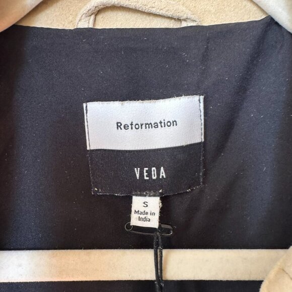 NWT Reformation Veda Lincoln Suede Shirt Jacket in Oat Distressed Tan Small - Picture 11 of 16